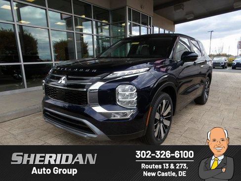 New 2025 Mitsubishi Outlander SE image 1
