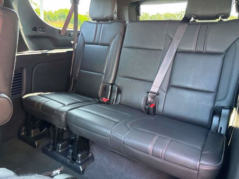 Used 2022 Chevrolet Suburban RST w/ Luxury Package AWD/4WD image 11