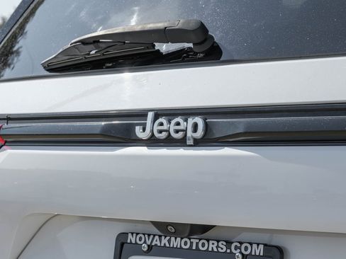 Used 2022 Jeep Grand Cherokee Laredo w/ Luxury Tech Group I image 58