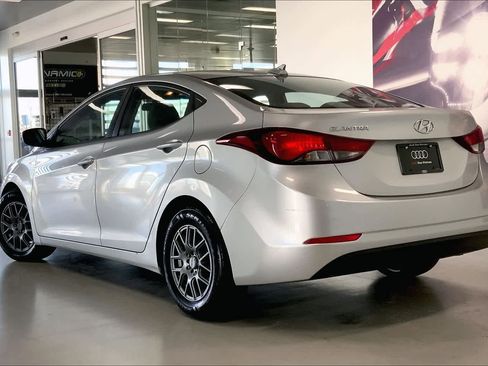 Used 2016 Hyundai Elantra SE image 4