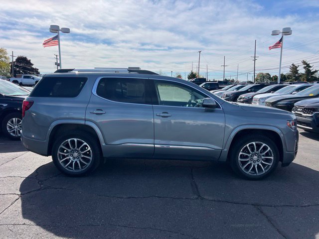 Used 2023 GMC Acadia Denali w/ Denali Ultimate Package AWD/4WD image 4