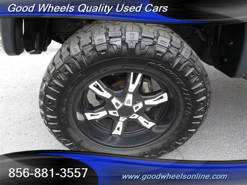 Used 2016 Toyota Tacoma TRD Sport image 11