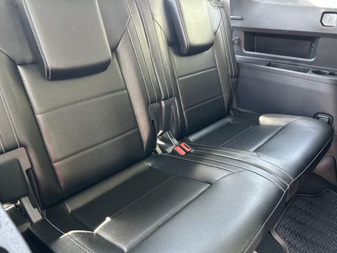 Used 2023 Volkswagen Atlas SE w/ Panoramic Sunroof Package AWD/4WD image 12