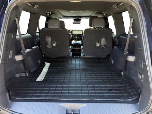 Used 2024 Lexus GX 550 w/ Accessory Package (31) AWD/4WD image 17