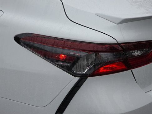 Used 2024 Toyota Camry SE image 40