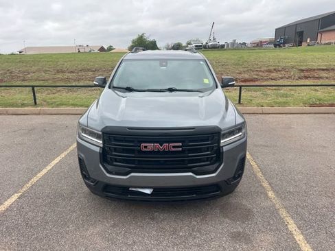 Used 2022 GMC Acadia SLT w/ Elevation Edition image 2