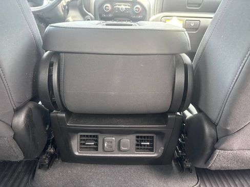 Used 2021 Chevrolet Silverado 1500 LT AWD/4WD image 9
