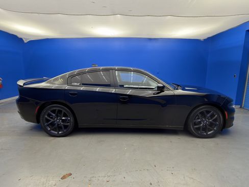 Used 2022 Dodge Charger SXT w/ Plus Group image 8