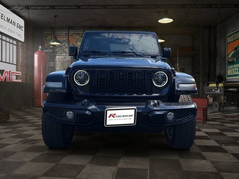 Used 2024 Jeep Wrangler High Altitude AWD/4WD image 2