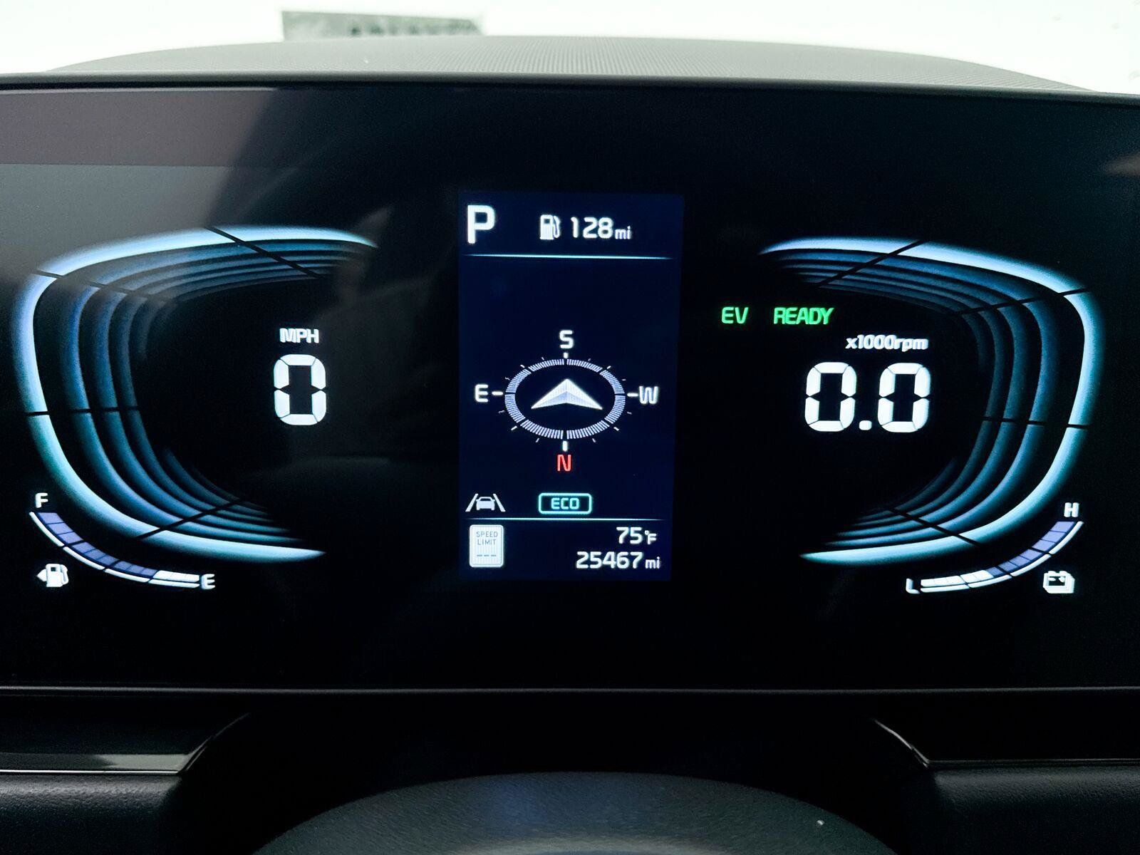 Used 2024 Kia Niro SX Touring FWD image 40