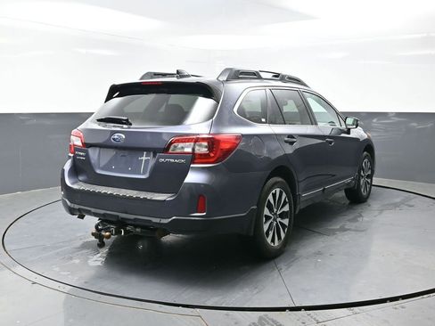 Used 2016 Subaru Outback 2.5i Limited AWD/4WD image 6