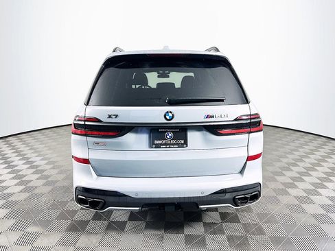 Used 2025 BMW X7 M60i image 8