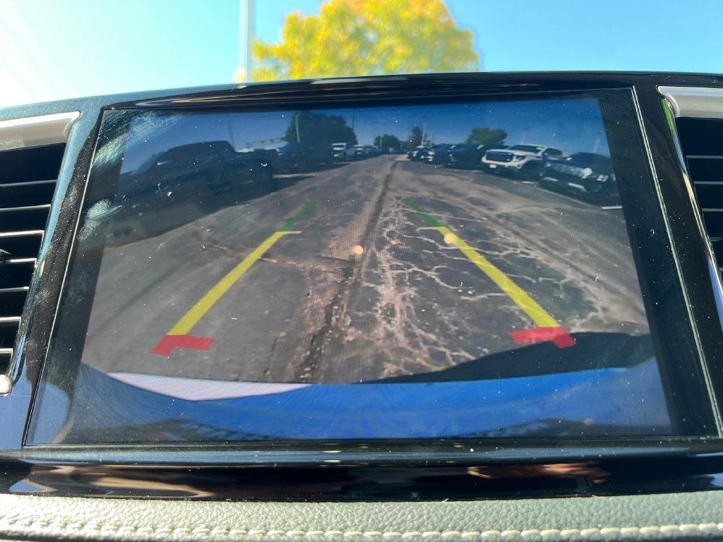 Used 2024 Chrysler Pacifica Limited FWD image 30