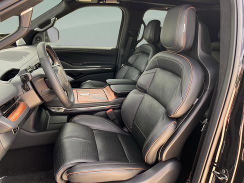 New 2026 Lincoln Navigator L Black Label AWD/4WD image 19