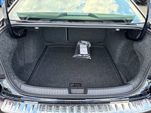 New 2026 Volkswagen Jetta SE image 12