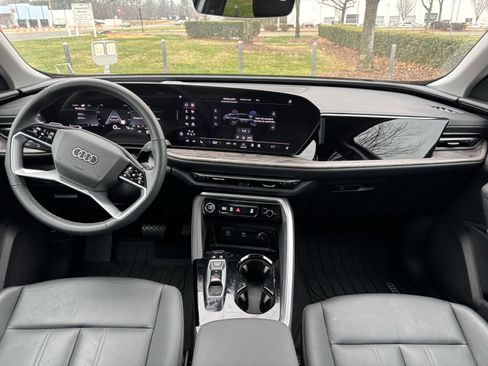 Used 2025 Audi Q5 Premium Plus w/ Premium Plus image 32