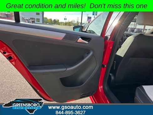 Used 2016 Volkswagen Jetta Sport image 18