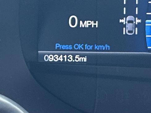 Used 2018 Ford Edge Titanium w/ Ford Safe & Smart Package image 18