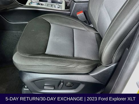 Used 2023 Ford Explorer XLT AWD/4WD image 24