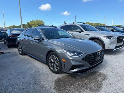 Used 2022 Hyundai Sonata SEL w/ Convenience Package FWD image 3