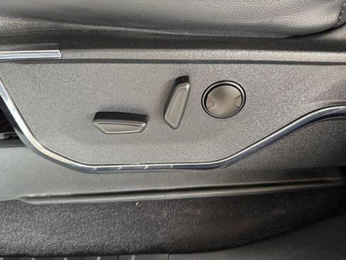 Used 2024 Ford F150 Lariat w/ Tow/Haul Package image 27