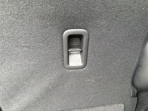 Certified 2021 Honda HR-V LX image 18