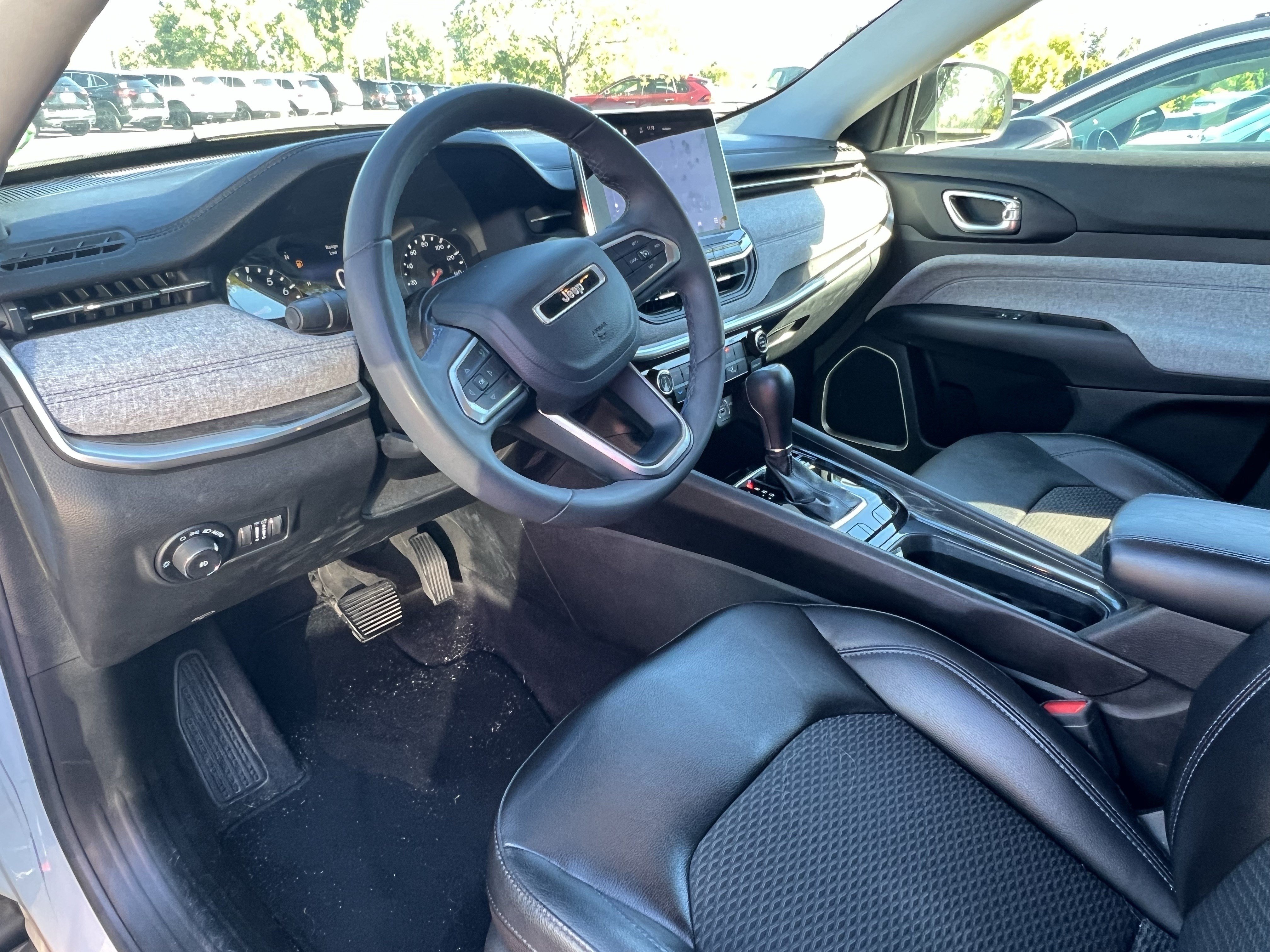 Used 2022 Jeep Compass Latitude FWD image 17