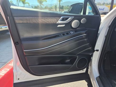 Used 2025 Genesis GV80 2.5T Prestige image 11