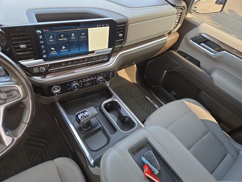 Certified 2022 Chevrolet Silverado 1500 RST AWD/4WD image 21