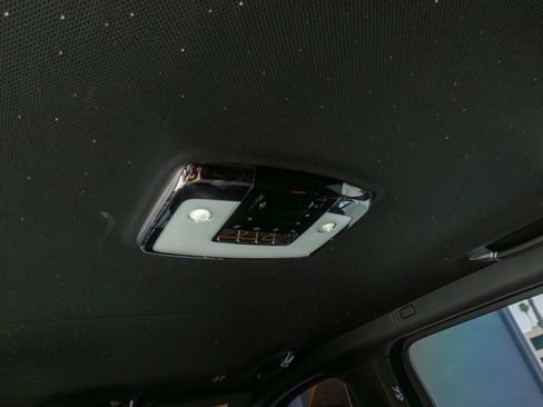 Used 2023 Rolls-Royce Cullinan Black Badge w/ Leather Finishing Pack image 53