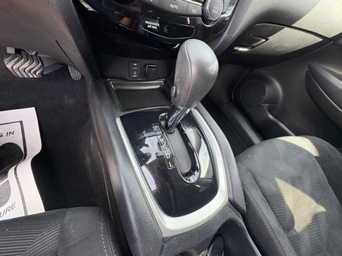 Used 2014 Nissan Rogue SV w/ SV Family Package AWD/4WD image 18