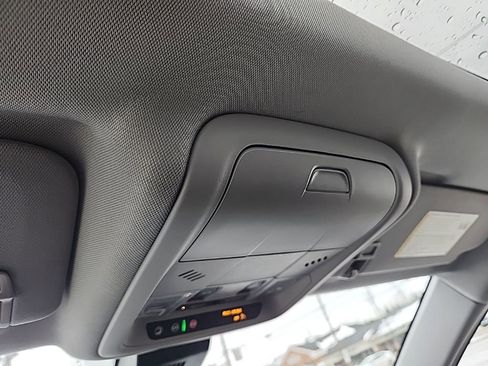 Used 2023 GMC Terrain SLE w/ Driver Convenience Package image 23