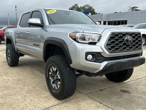 Used 2023 Toyota Tacoma TRD Off-Road RWD image 3