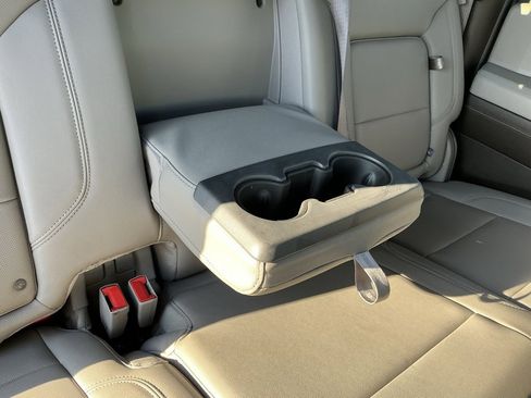 Used 2024 GMC Sierra 3500 SLT w/ SLT Convenience Package image 39