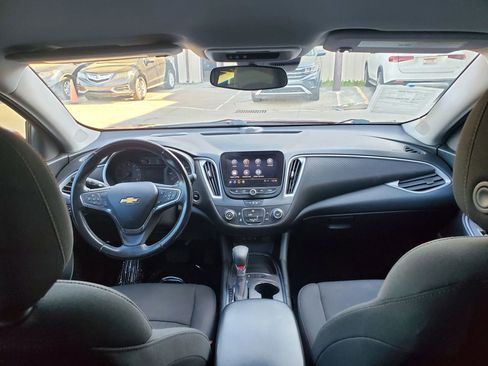 Used 2021 Chevrolet Malibu RS image 39