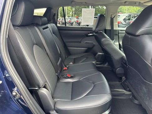 Used 2026 Toyota Highlander XLE AWD/4WD image 15