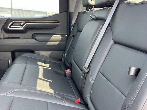 Used 2023 Chevrolet Silverado 1500 LT Trail Boss w/ LT Trail Boss Premium Package AWD/4WD image 23