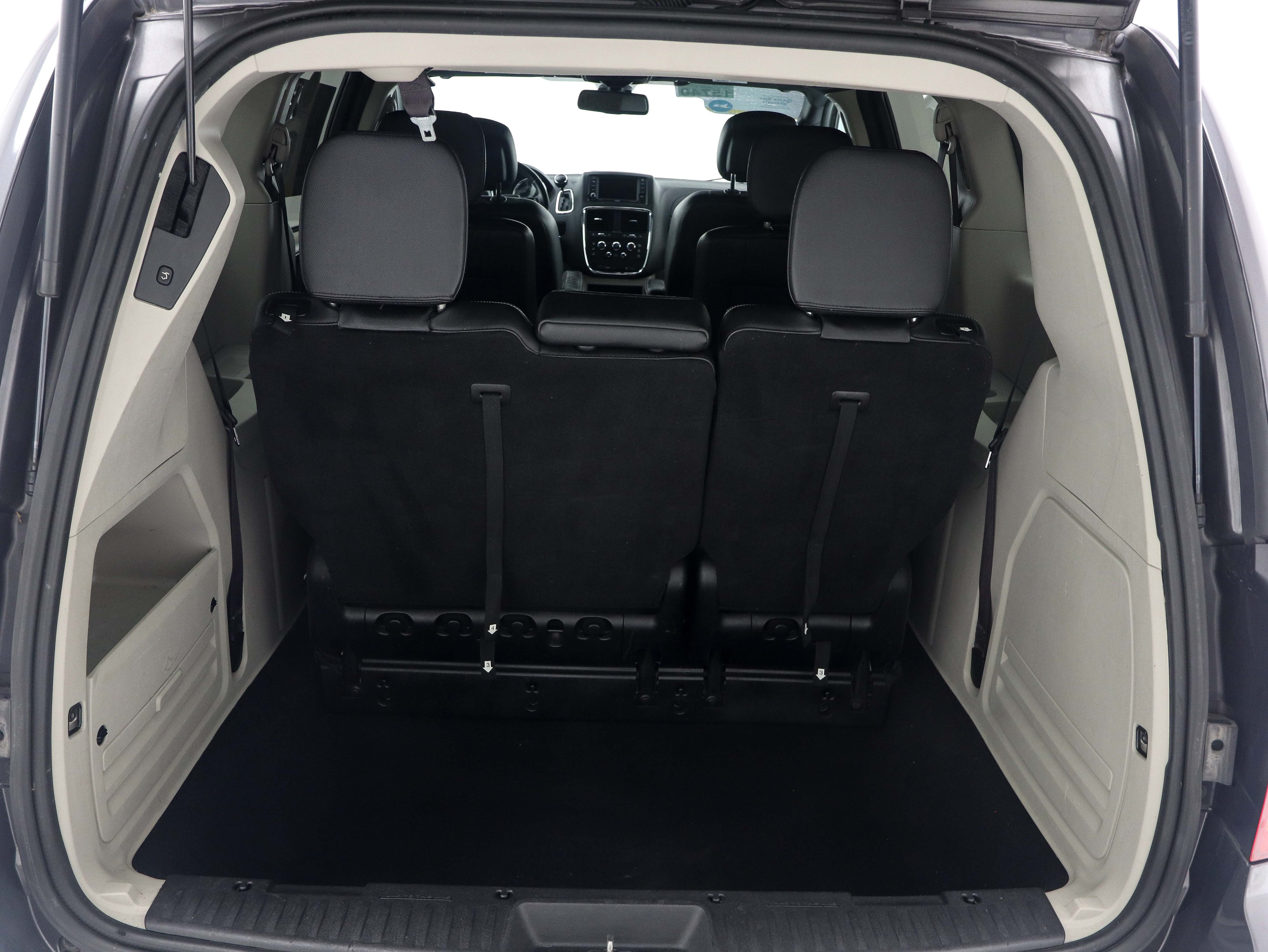 Used 2020 Dodge Grand Caravan SXT FWD image 12