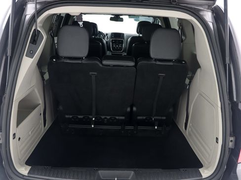 Used 2020 Dodge Grand Caravan SXT FWD image 12