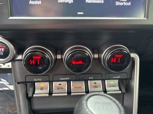 Certified 2023 Toyota GR86 Premium w/ ALL Weather Mat Package (TMS) image 27