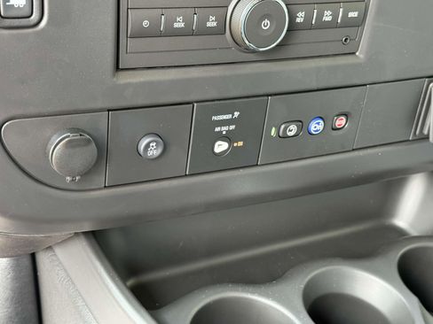 New 2025 Chevrolet Express 3500 Extended image 12