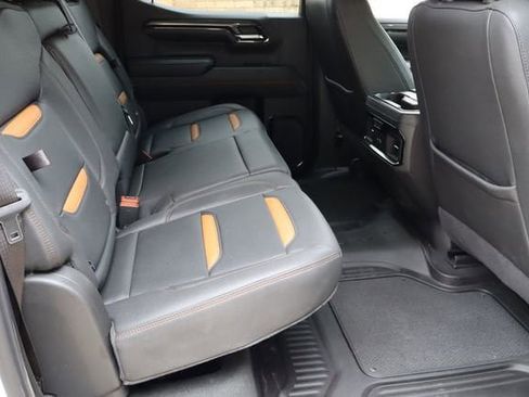 Used 2024 GMC Sierra 1500 AT4 w/ Technology Package AWD/4WD image 18