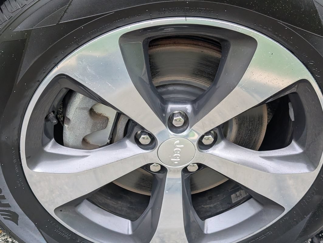 Used 2019 Jeep Cherokee Limited AWD/4WD image 30