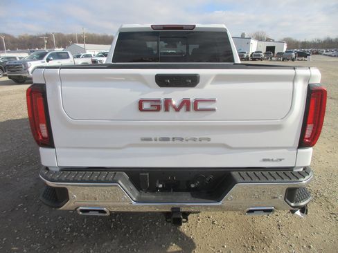 New 2026 GMC Sierra 1500 SLT image 6