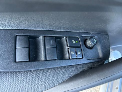 Used 2025 Toyota Corolla LE FWD image 16