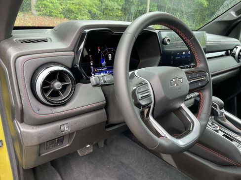 Used 2023 Chevrolet Colorado Z71 w/ Advanced Trailering Package AWD/4WD image 7