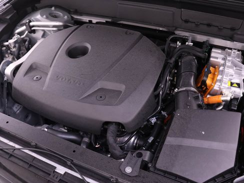 New 2026 Volvo XC60 T8 Plus w/ Protection Package Premier image 18