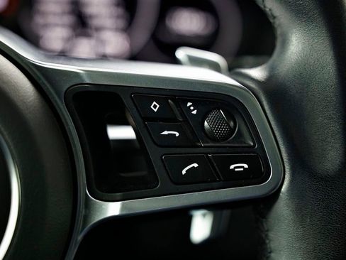 Used 2023 Porsche Cayenne image 35