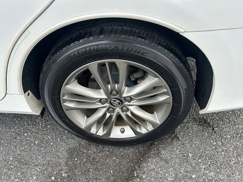 Used 2017 Toyota Camry SE image 6