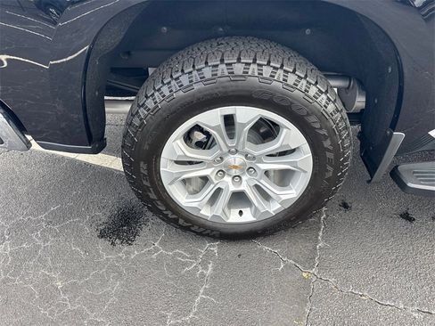 Used 2025 Chevrolet Silverado 1500 LTZ w/ Z71 Off-Road Package image 18